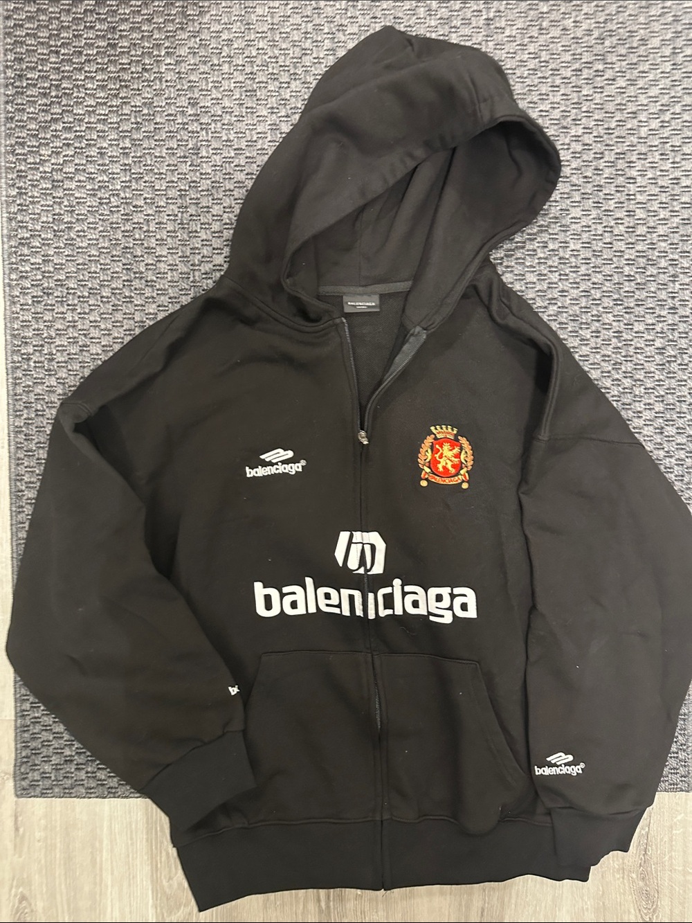 NEW Men’s Balenciaga Black Logo Zip Hoodie with Crest Patch Size L